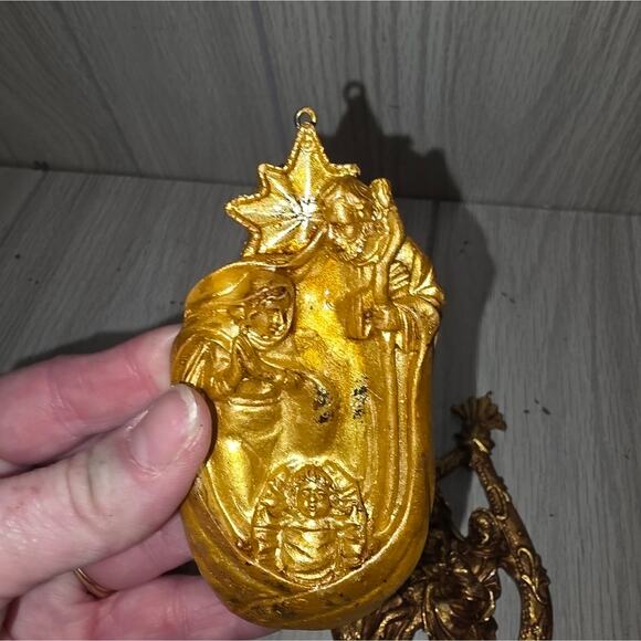 Vtg Religious Nativity Scene Gold Christmas Ornaments Holiday Decorations Tree - Picture 5 of 8